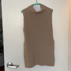 Aritzia funnel neck sleeveless sweater